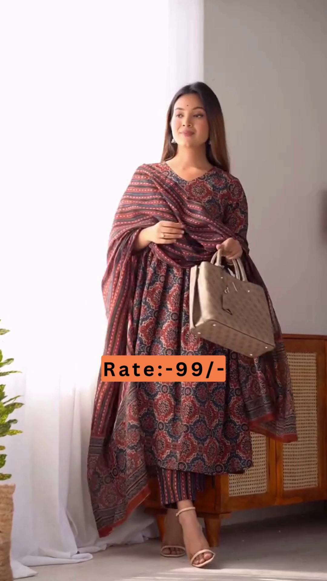 Women's Ethnic Wear Set Featuring Stylish Kurta with Matching Dupatta and Pants – Available in Sophisticated Solid and Traditional Printed Designs for Festive and Everyday Grace