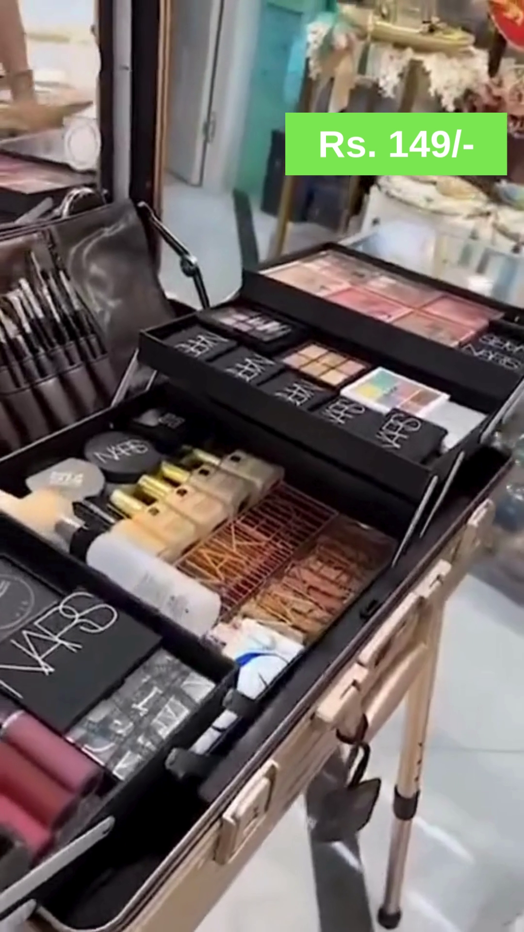 Luxury Professional Makeup Kit with LED Mirror – Complete Set Featuring High-Quality Brushes, Lipsticks, Blush, Eyeshadows, and Skincare Essentials for a Flawless Look