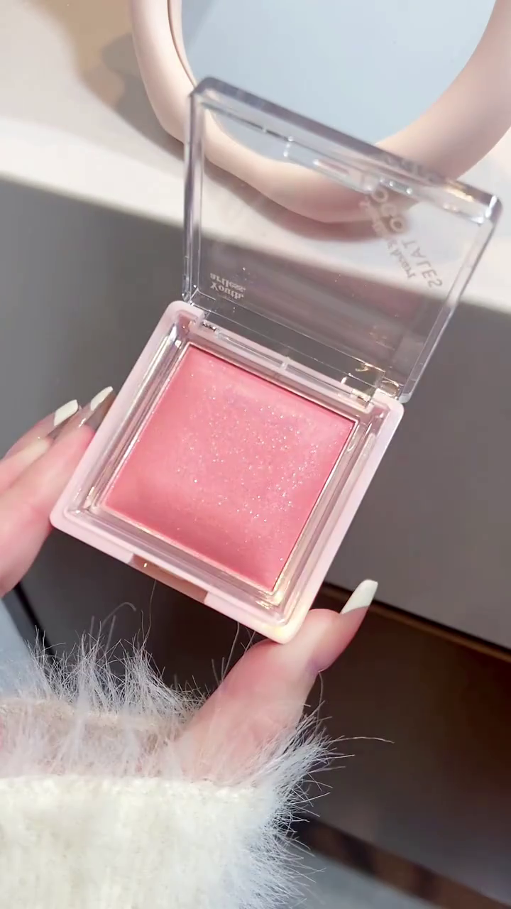 Swelling Heart Gogo Tales: Soft and Shimmery Pink Blushes for a Natural Glow and Flawless Finish
