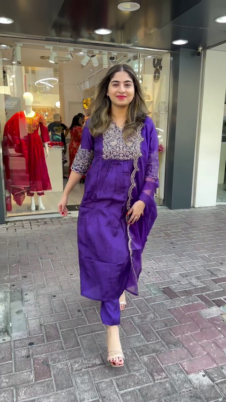 Royal Purple Straight Kurta Set Featuring Intricate Thread Embroidery on Yoke and Sleeves, Paired with Solid Pants and Lightweight Organza Dupatta – A Regal Ethnic Ensemble for Festive and Traditional Occasions
