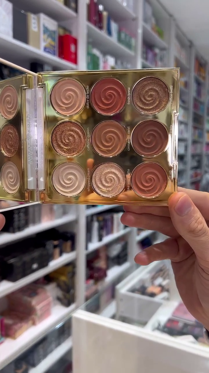 Shimmering Eyeshadow Palette with 12 Stunning Shades in Warm and Neutral Tones, Featuring Swirl-Textured Metallic Finishes for Gorgeous Eye Looks