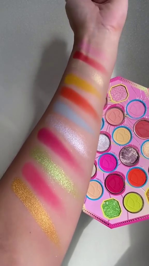 Vibrant 24-Shade Eyeshadow Palette by KEUN & COCO – A Colorful Mix of Matte, Shimmer, and Glitter in Bold Pinks, Yellows, Greens, and Blues for Creative Looks