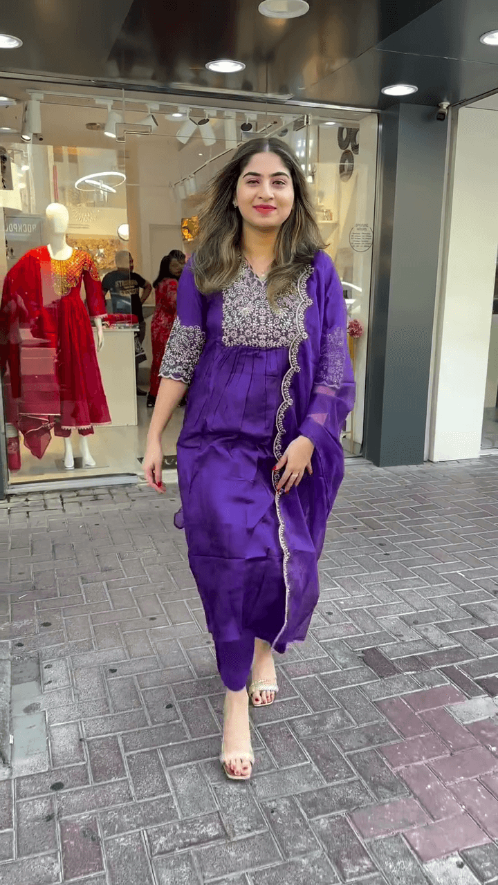 Elegant Purple Embroidered Kurti with Matching Dupatta for a Graceful Traditional Look