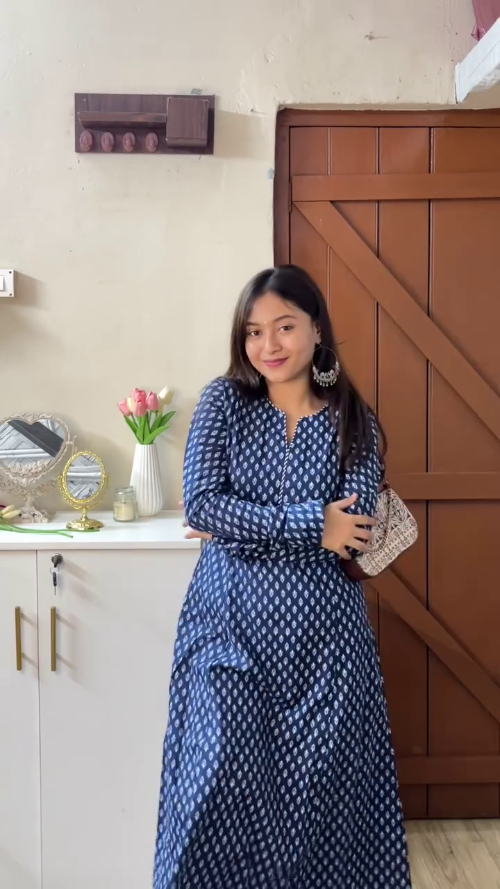 Women’s Ethnic Cotton Printed Kurti Set with Dupatta and Handbag – Stylish Red Traditional Outfit with Floral Motifs and Matching Beige Tote Bag