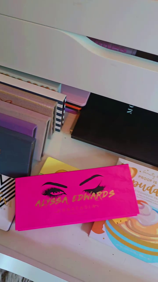 Anastasia Beverly Hills Norvina Pro Pigment Palette Vol. 1 – 25 Bold & Bright Shades with Matte, Metallic and Shimmer Finishes for Artistic Glam Look
