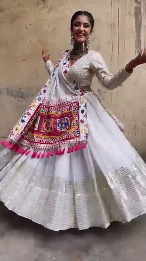 White Mirror Work Lehenga Choli with Colorful Kutchi Embroidered Dupatta – Ideal for Navratri & Festive Celebrations