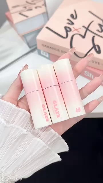 Love & Co. Glossy Lip Tint – A Moisturizing Lip Gloss with a Hint of Color and Shimmer, Perfect for a Natural, Glossy Finish.