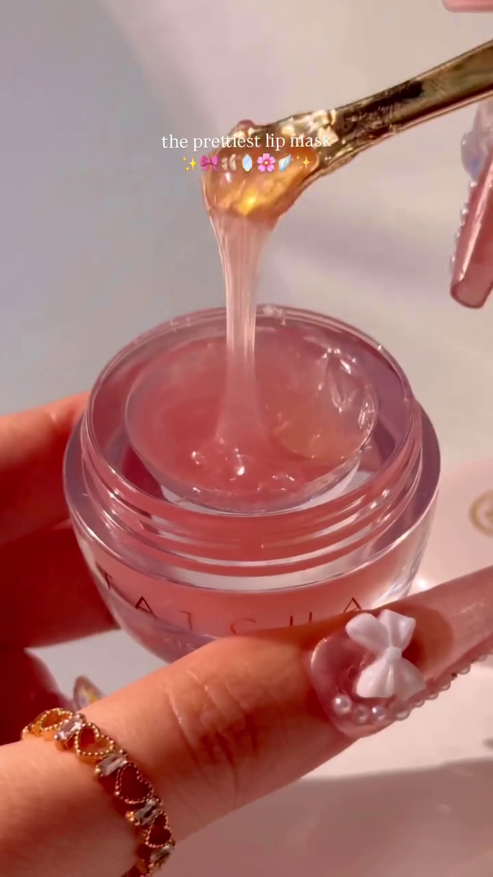 Tatcha The Kissu Lip Mask – Luxuriously Hydrating Japanese Peach & Camellia Jelly Treatment for Smooth, Soft, and Supple Lips in a Beautiful Blush