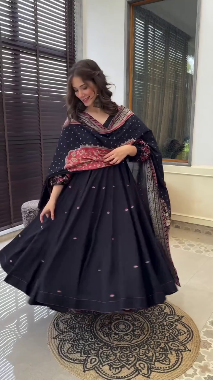 Elegant Black Anarkali with Intricate Embroidery and Beautiful Printed Dupatta, Perfect for Evening Events and Festive Occasions