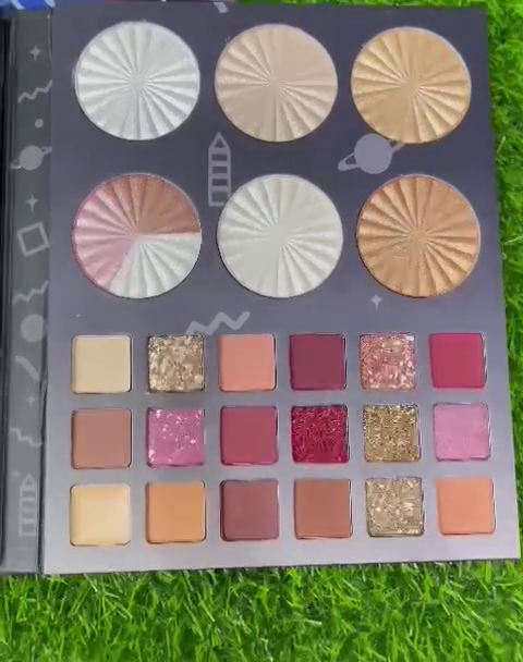 ACE Eyeshadow and Eyebrow Powder Palette – Featuring Bold Reds, Oranges, Neutrals, and Glitters for a Complete Makeup Look