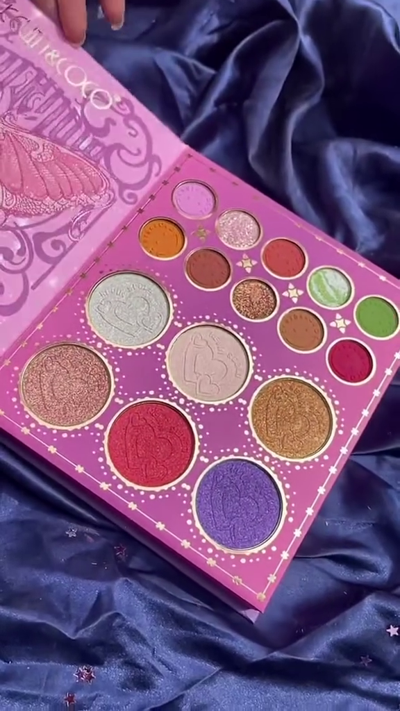 Complete All-in-One Makeup Book Collection Featuring High-Pigment Eyeshadow Palettes, Creamy Lip Colors, Radiant Highlighters